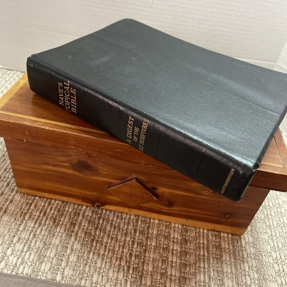 Nave's Topical Bible: A Digest of the Holy Scriptures 1962 Thumb‎ Indexed